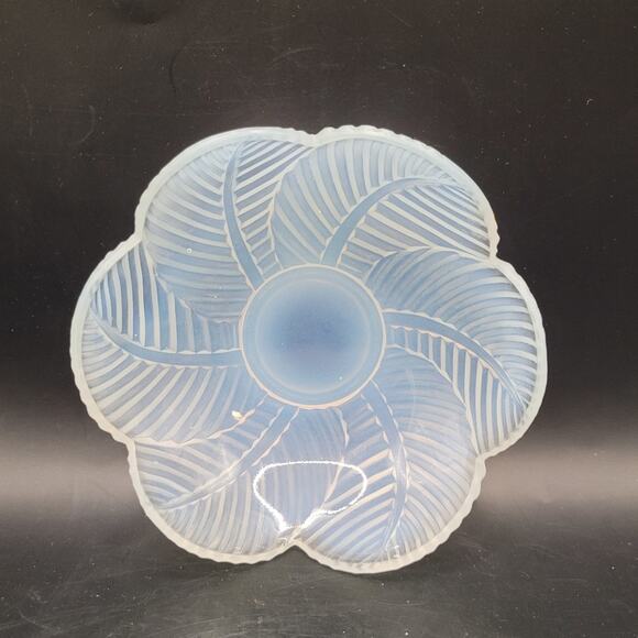 Pierre D'avesn France Opalescent Glass Art Deco Leaf Design Bowl Set of 3 - Picture 1 of 9